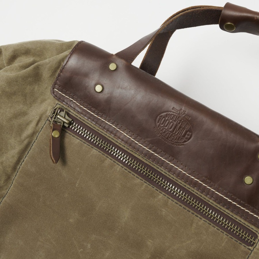 Accessories Warehouse & Co | Wolverine 1000 Mile Horween Leather Duffle Bag